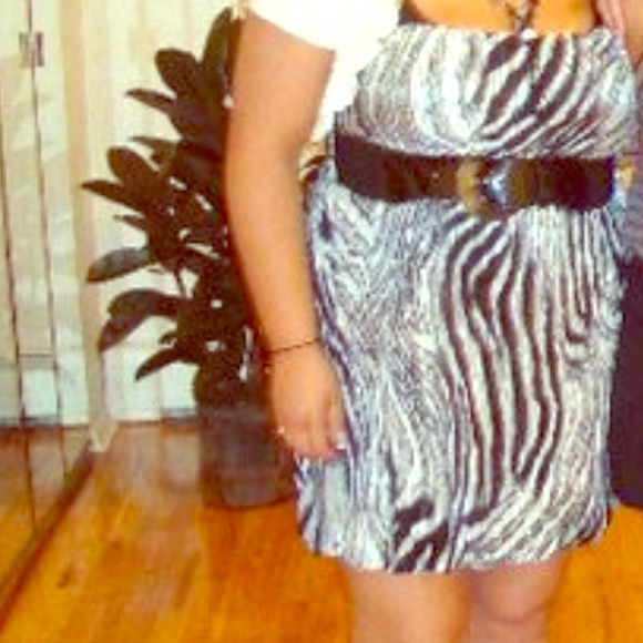REDUCED✅Zebra strapless dress