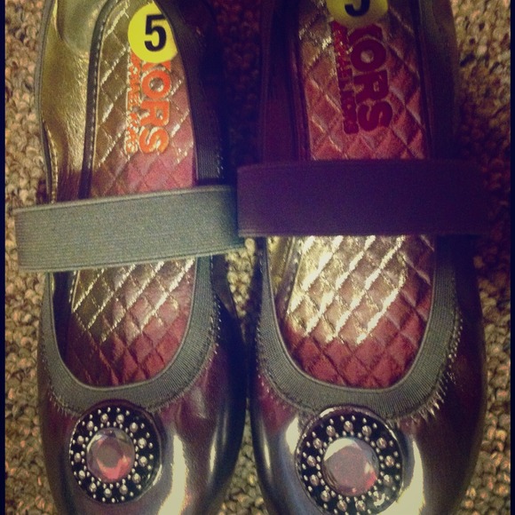 Michael Kors shoes size 5(new)