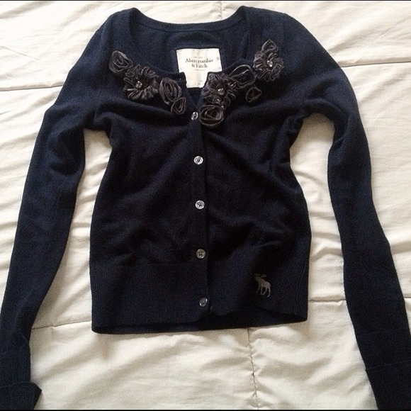 ❌SOLD❌ Hollister sweatshirt/ cardigan