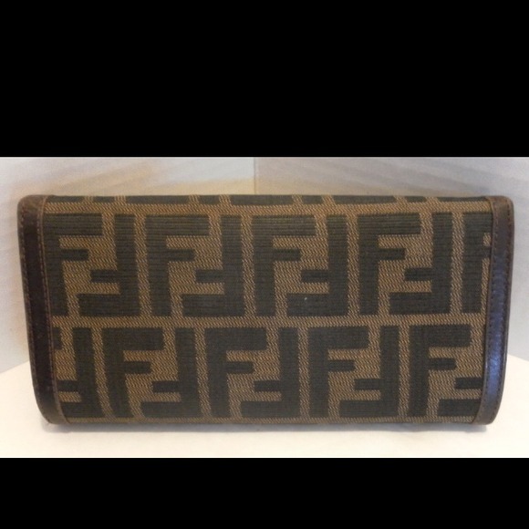 🚫🚫SOLD🚫🚫AUTHENTIC!! Fendi wallet - Picture 2 of 4