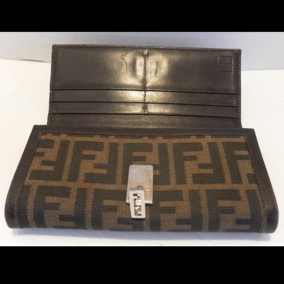 🚫🚫SOLD🚫🚫AUTHENTIC!! Fendi wallet - Picture 3 of 4