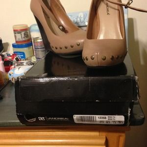 Beige wedges from Andrea