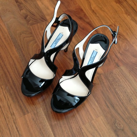 Prada shoes new with box, never wear