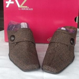 SOLD A2 Aersoloes  Brown Multi 8 1/2