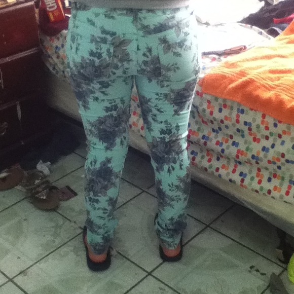 Floral mint pants - Picture 2 of 3