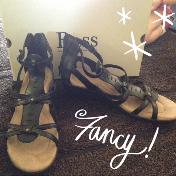 • Bass Wedge Stappy Sandals •