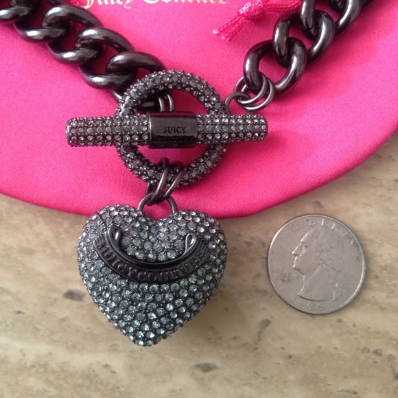 💥SOLD in BUNDLE💥 Juicy Couture Heart Necklace - Picture 3 of 3