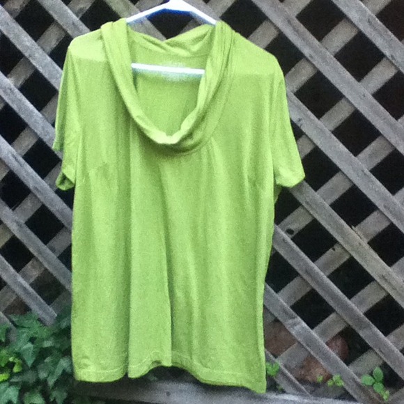 🚫SOLD🚫Lane Bryant Green Top