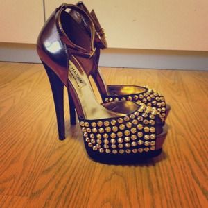 NEW Steve Madden Obstcl-s SIZE 5.5