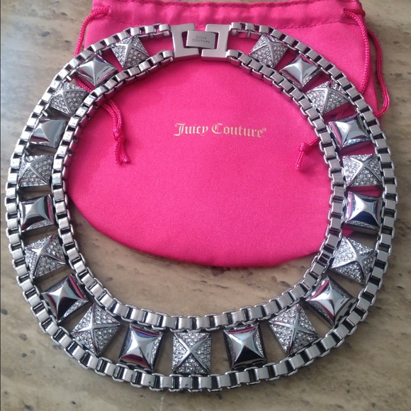 💥SOLD in bundle💥 silver Juicy Couture Necklace. - Picture 2 of 4