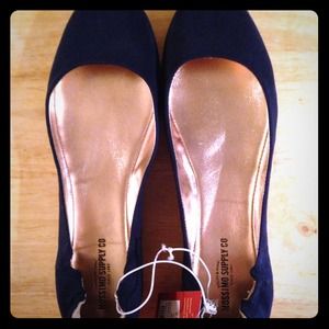 *SOLD* Dark blue ballet flats size 9 1/2