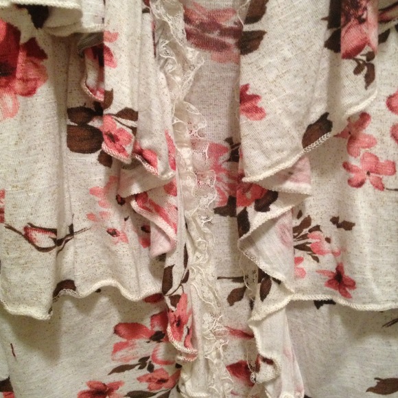 Floral Ruffle tank - Picture 2 of 2