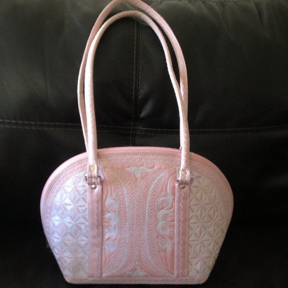 Light pink detailed purse