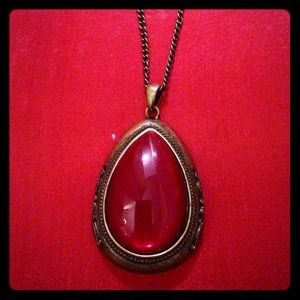 Long pendant necklace