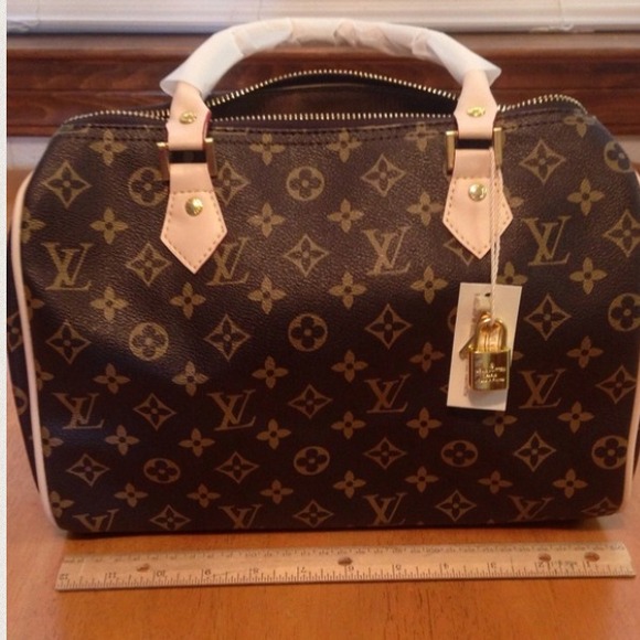 LV monogram speedy 30