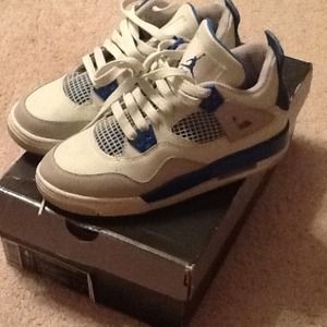 Jordan 4 Retro, size 4 in boys