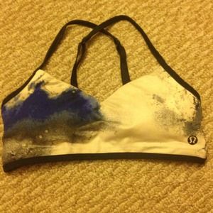 Lululemon sports bra size 2