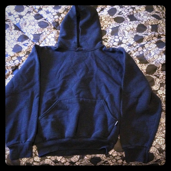 Plain black Russell hoodie.