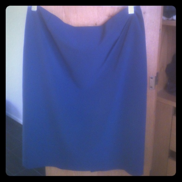 Tahari pencil skirt