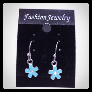 Flower dropped earring.