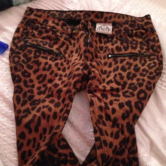 Leopard Jeans!