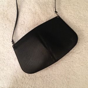 Louis Vuitton Demi Lune Epi