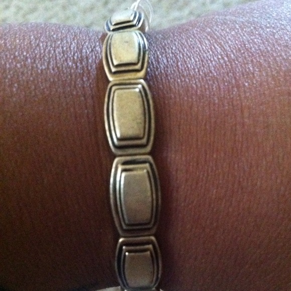 Lia Sophia gold bracelet - Picture 1 of 2