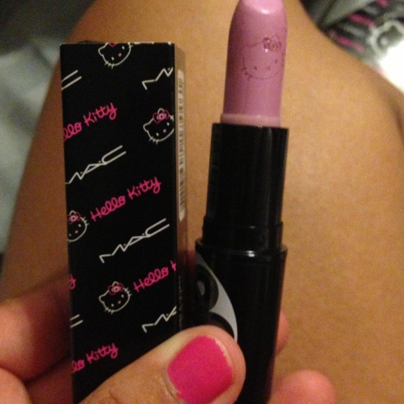 ❌❌ SOLD ❌❌Mac hello kitty fashion mews