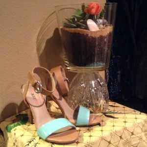 Mint and Tan strappy summer dress shoes