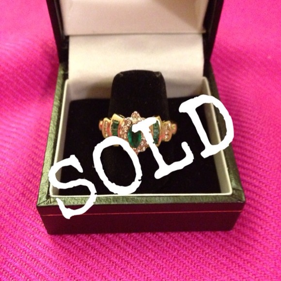 ⛔️SOLD⛔️💯Genuine Emerald & Diamond 14K Gold Ring!