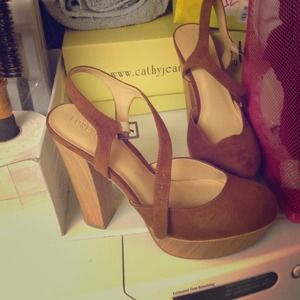 Brown heels!