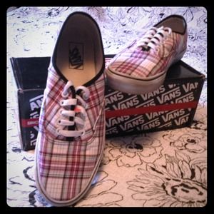 Vans off the wall pink & black plaid sneakers