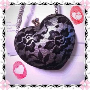 ❤️Betsey Johnson Clutch♥️