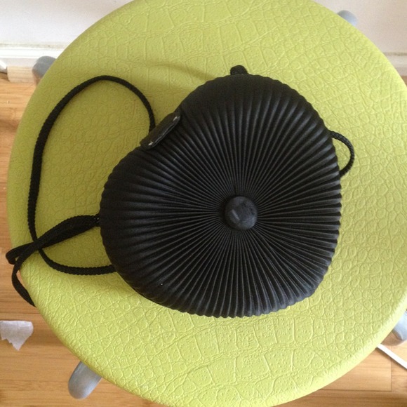 VINTAGE Black satin pleated heart cross bag