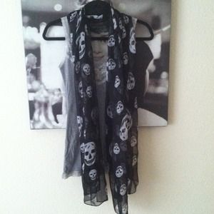 Black skull scarf