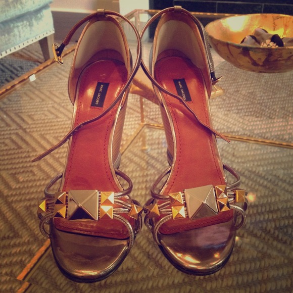 Metallic Mar Jacobs Wedges!