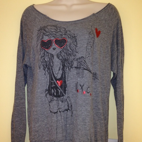 Funky gray scuffed collar top I ❤NY