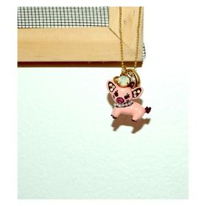 Betsey Johnson: Pig necklace