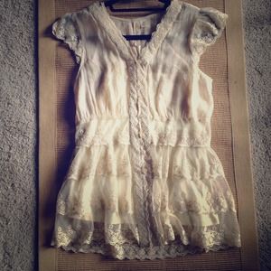 ❌SOLD❌Layered lace shirt