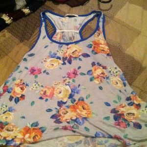 Floral print top. Worn once