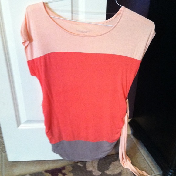 Shades of coral maternity top
