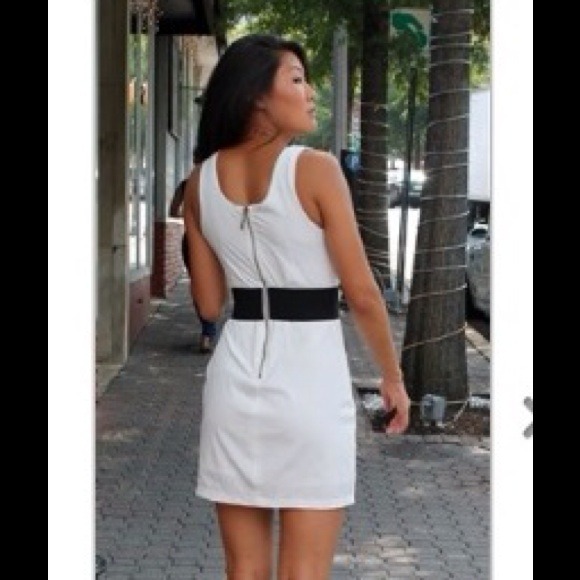 🔅REDUCED🔅Ruffled Elegance Dress - Picture 2 of 3