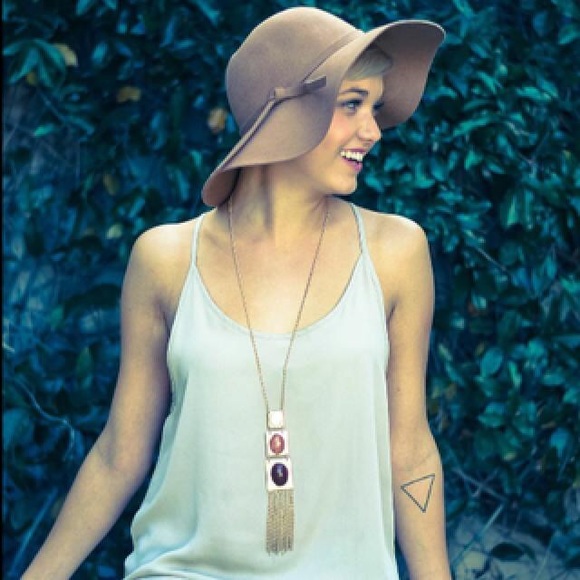 Meet your seller💕 - Picture 2 of 2