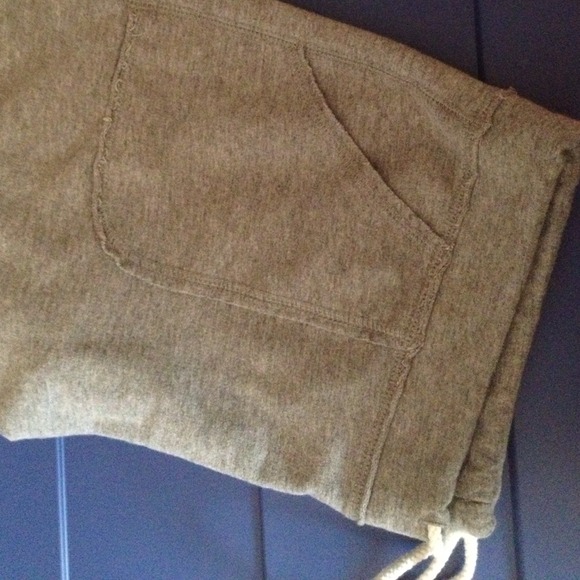 DONATED Gray Cotton Capris - Picture 3 of 3