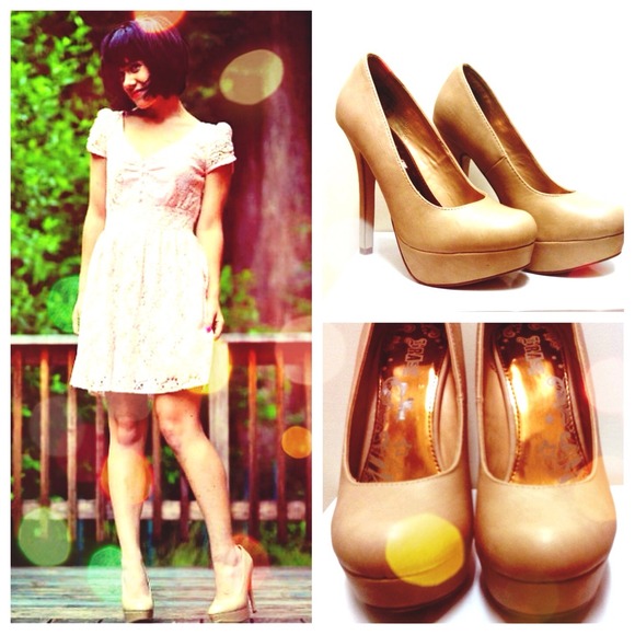 💥SOLD!💥 Nude Court Heels - never worn