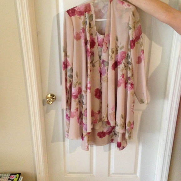 Dress - Picture 2 of 2