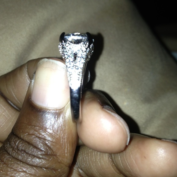 A CT PRINCESS CUT DIAMOND RING - Picture 2 of 4