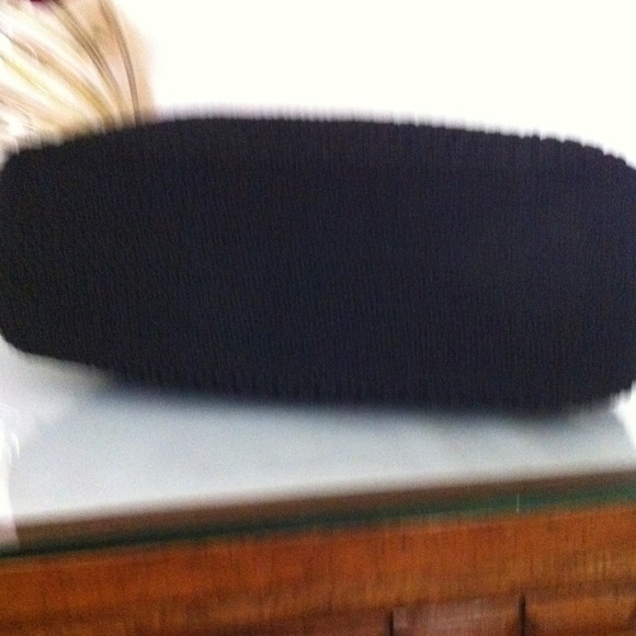 Liz Claiborne purse.  Nice casual purse. - Picture 2 of 4