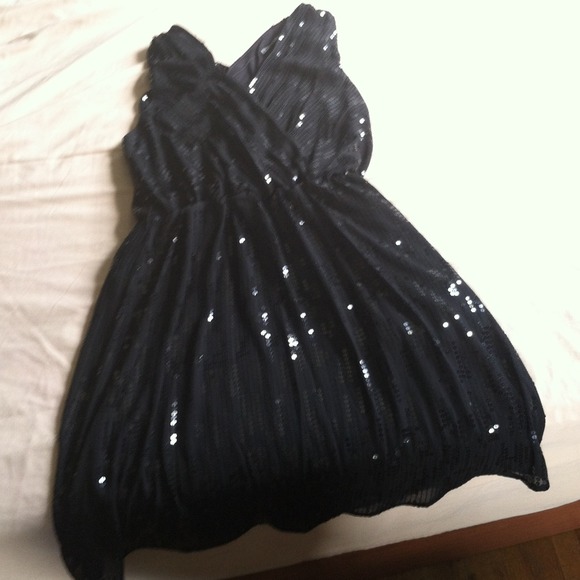 Express dress - Picture 2 of 3