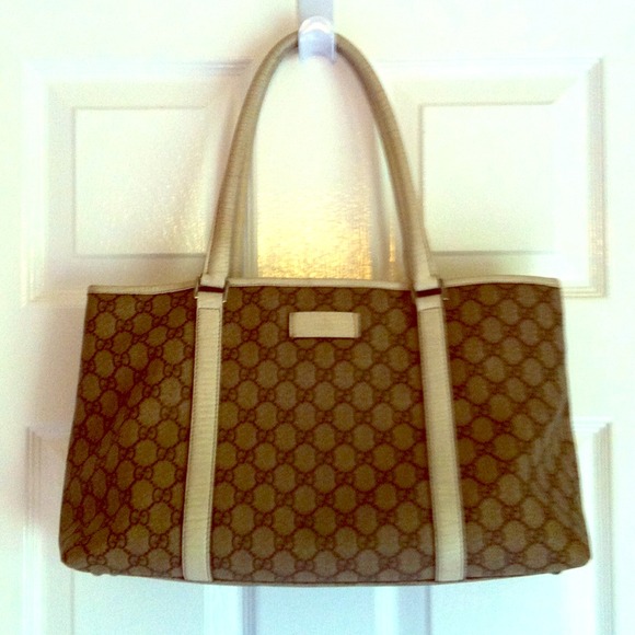 ❌SOLD❌💯% Authentic Gucci Joy Medium Tote🌟
